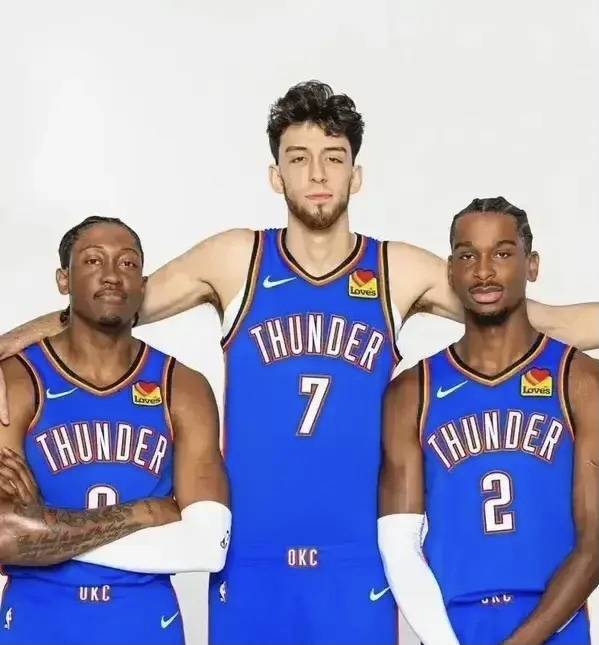 英超首次助攻，吉滕斯本赛季各项赛事助攻数为切尔西队内最多（英超处子助攻！吉滕斯本季各项助攻数领跑切尔西）