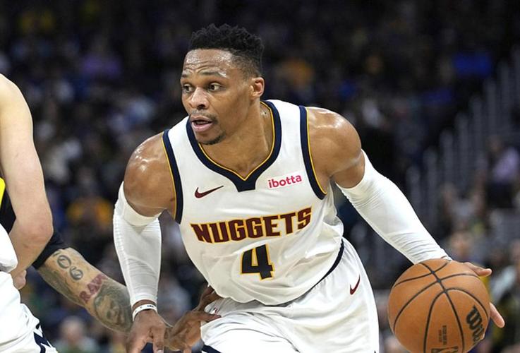 诺伊尔：乌尔比希一定会接替我的位置；我想慢慢考虑未来（诺伊尔肯定乌尔比希将接班，个人未来将从长计议）