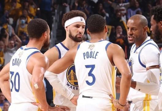 苏超奖杯由徐州企业使用3D打印打造，使用航天级钛合金（航天级钛合金加持，徐州企业以3D打印铸就苏超奖杯）