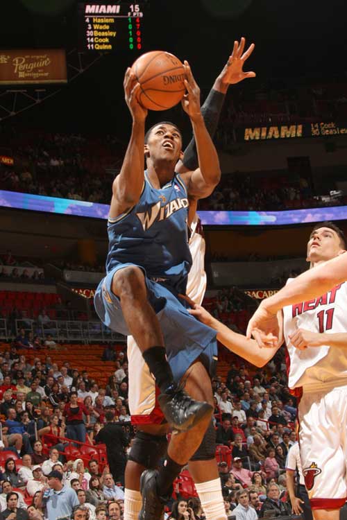 马奎尔和德里赫特确定无缘曼联的下一场比赛。（马奎尔、德里赫特确认缺席曼联下一战）